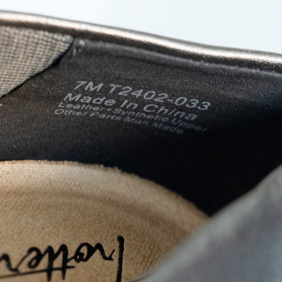 Trotters Daphne - Daphne Leather Slip-Ons - Picture 10 of 13